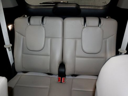 Certified 2022 Ford Explorer XLT w/ Equipment Group 202A image 24