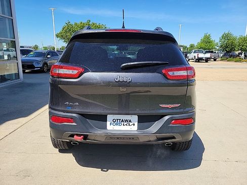 Used 2015 Jeep Cherokee Trailhawk w/ Comfort/Convenience Group AWD/4WD image 6