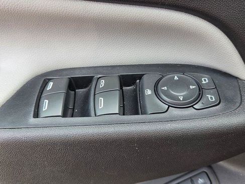 Used 2020 Chevrolet Equinox Premier image 30