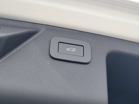 Certified 2025 Land Rover Discovery Sport S AWD/4WD image 14
