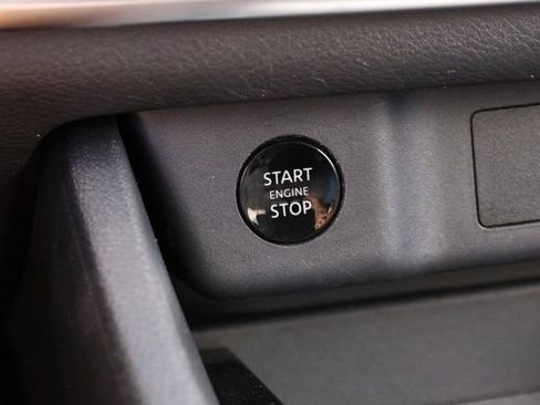 Used 2024 Nissan Rogue SV AWD/4WD image 15
