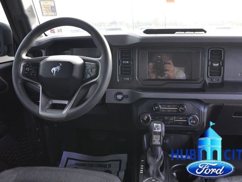 Used 2023 Ford Bronco 4-Door AWD/4WD image 19