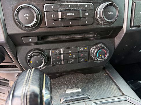 Used 2018 Ford F150 XLT w/ Equipment Group 302A Luxury AWD/4WD image 17