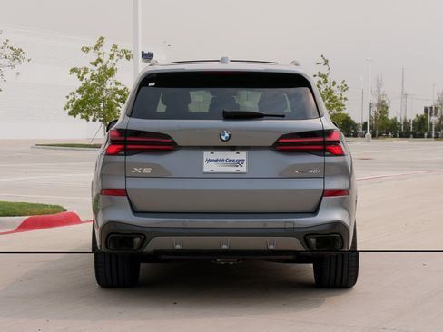 Used 2026 BMW X5 xDrive40i w/ M Sport Package AWD/4WD image 8