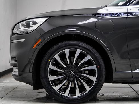 Used 2021 Lincoln Aviator Black Label Grand Touring AWD/4WD image 12