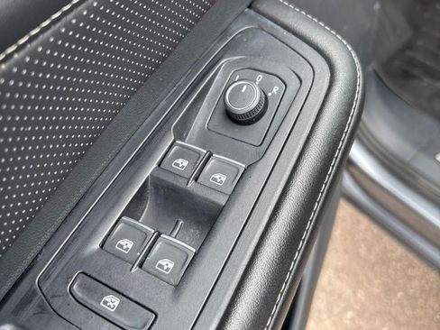 Used 2024 Volkswagen Atlas SE AWD/4WD image 13