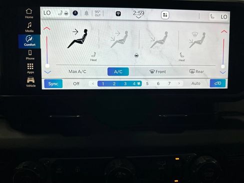Used 2025 Jeep Wrangler Unlimited Sahara AWD/4WD image 28