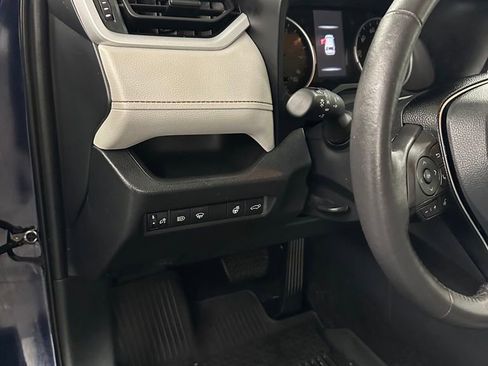 Used 2021 Toyota RAV4 XLE w/ Convenience Package AWD/4WD image 15