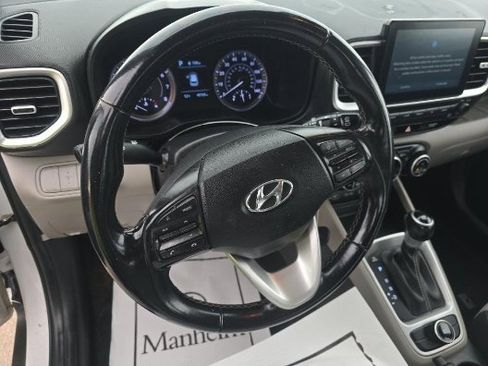 Used 2022 Hyundai Venue SEL image 6