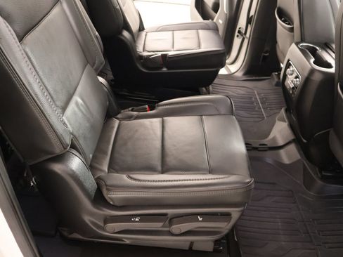 Used 2024 GMC Yukon XL Denali w/ Denali Reserve Package AWD/4WD image 15
