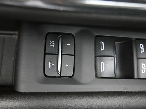 Used 2021 Chevrolet Tahoe Premier w/ Premium Package image 23