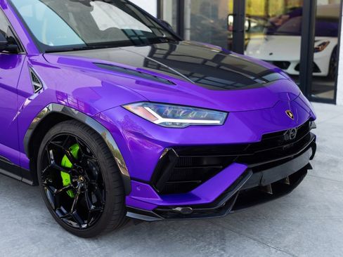 Used 2024 Lamborghini Urus Performante AWD/4WD image 2