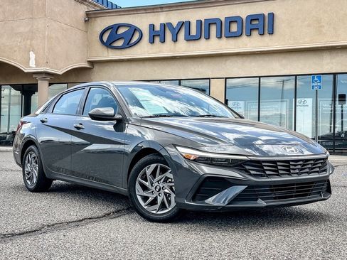 Used 2024 Hyundai Elantra SEL FWD image 1