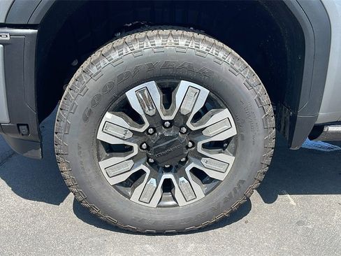 New 2025 GMC Sierra 2500 Denali w/ Denali Reserve Package image 9