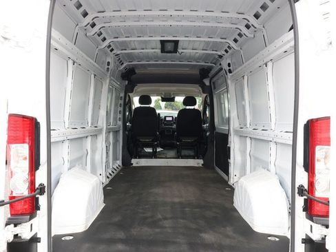 Used 2025 RAM ProMaster 2500 w/ Convenience Group FWD image 19