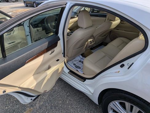 Used 2013 Lexus ES 350 w/ Premium Pkg FWD image 26