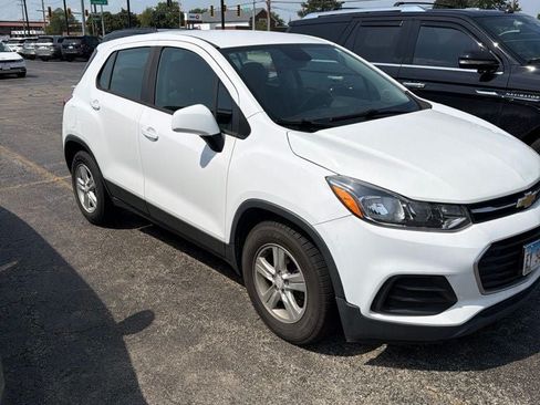 Used 2020 Chevrolet Trax LS FWD image 3