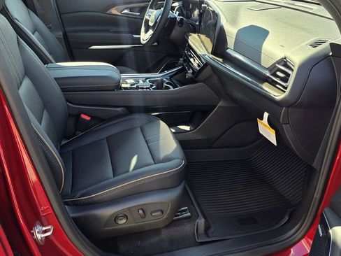 New 2026 Chevrolet Traverse High Country w/ LPO, Floor Liner Package FWD image 6