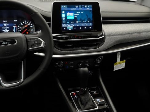 New 2026 Jeep Compass Latitude image 19