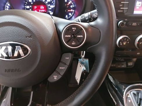 Used 2015 Kia Soul ! w/ Umber Package 1 FWD image 18