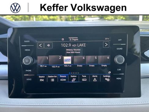 New 2026 Volkswagen Taos SE FWD image 22