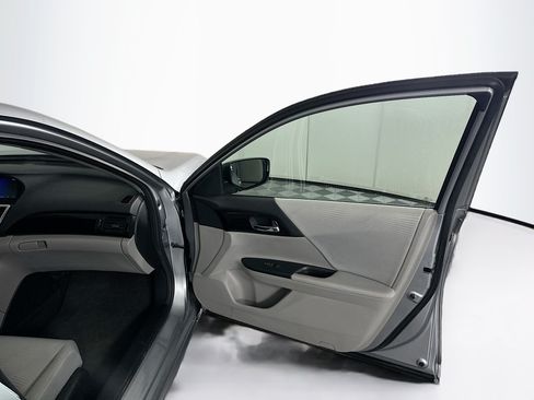 Used 2017 Honda Accord LX image 29