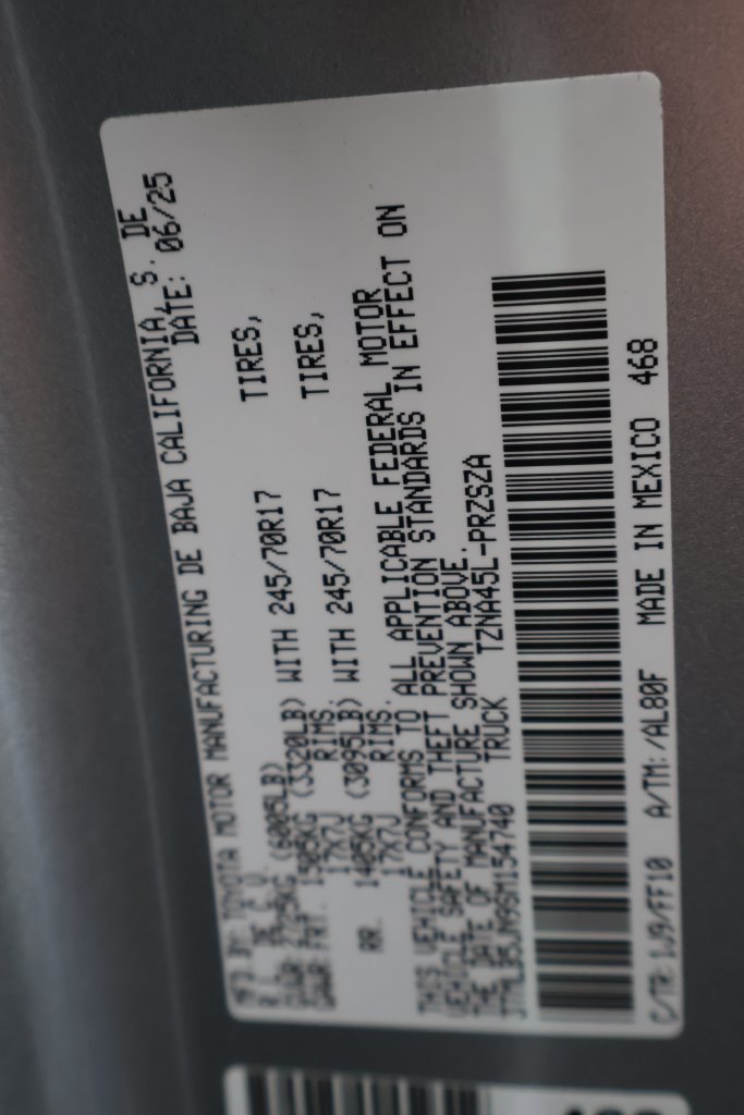 Certified 2025 Toyota Tacoma SR5 AWD/4WD image 64
