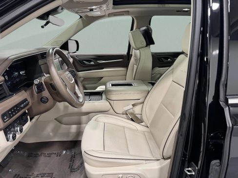 Used 2023 GMC Yukon Denali w/ Denali Reserve Package image 29