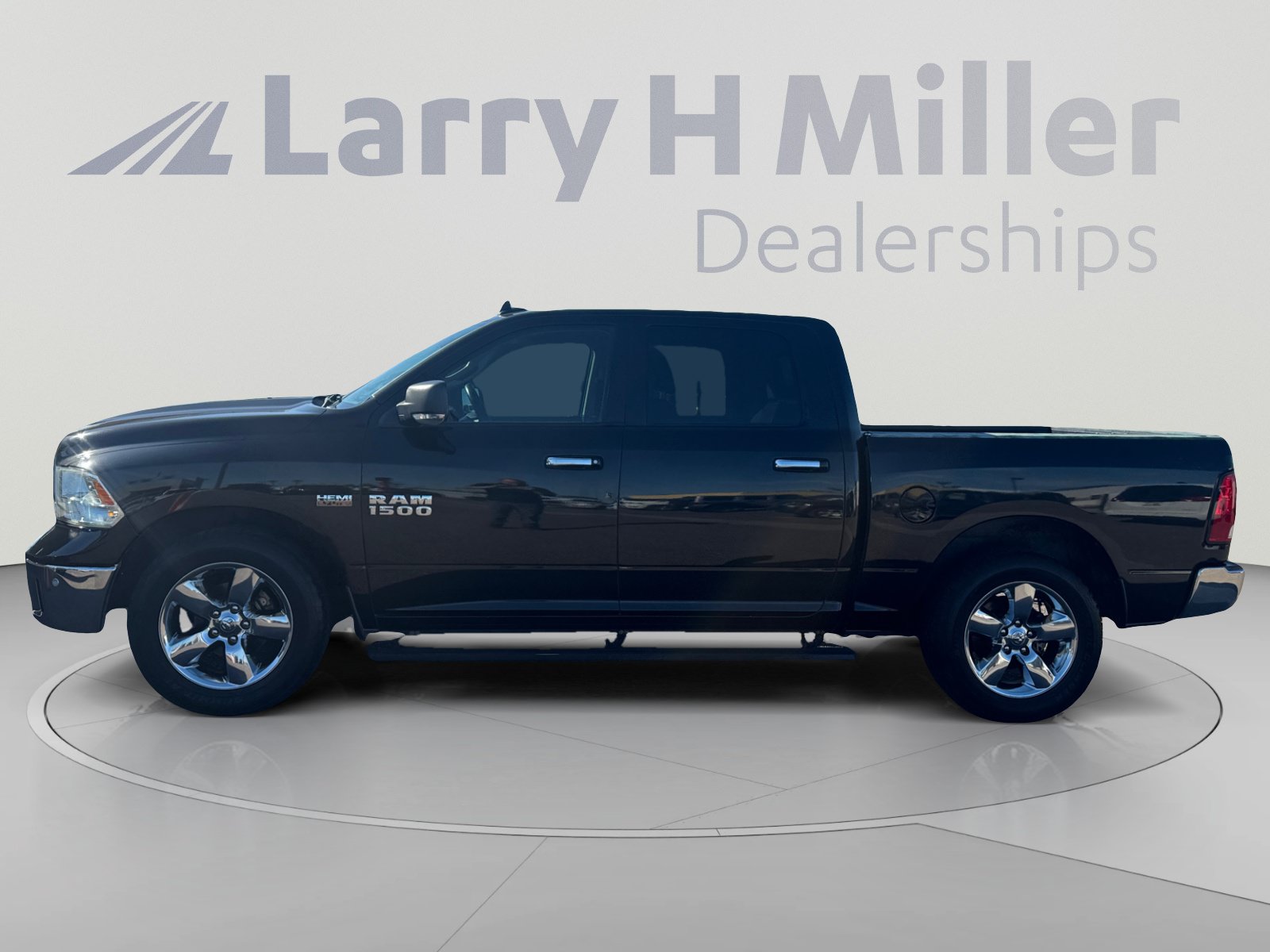 Used 2017 RAM 1500 Big Horn RWD image 2