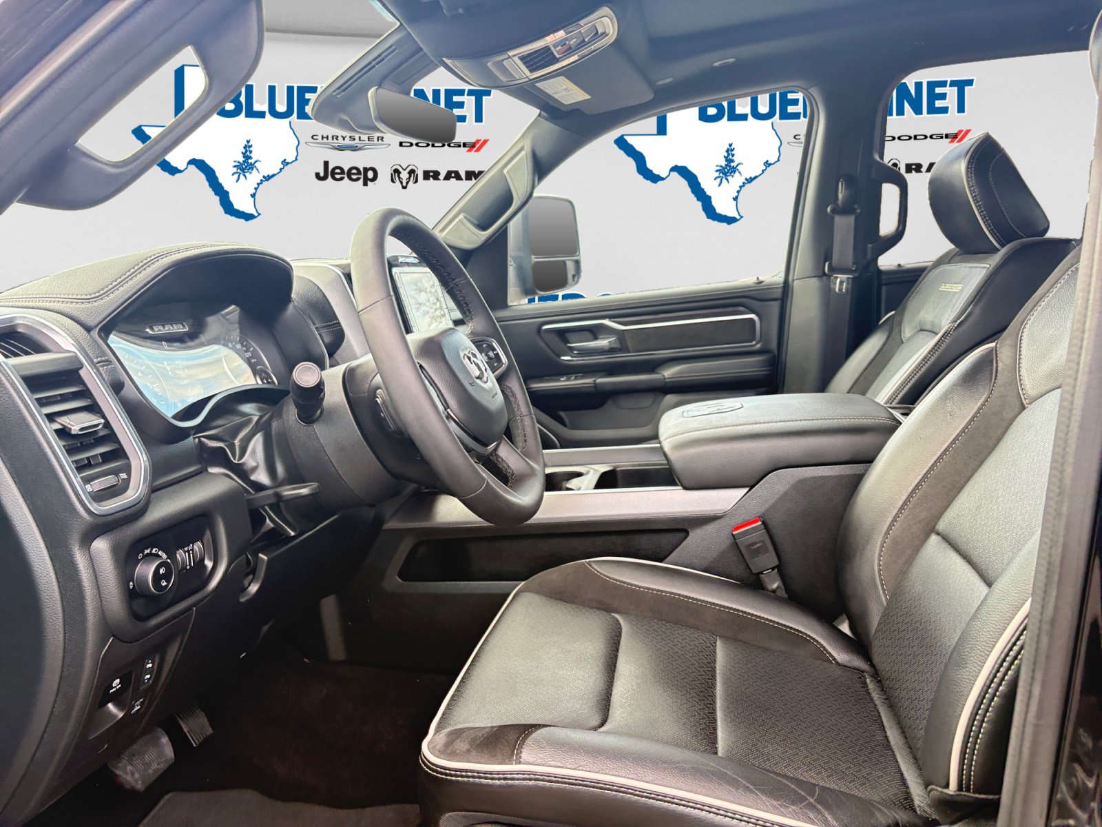 Used 2025 RAM 1500 Laramie w/ Trailer Tow Group AWD/4WD image 11