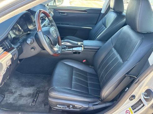 Used 2017 Lexus ES 350 w/ Luxury Package image 8