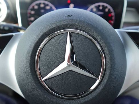 Used 2026 Mercedes-Benz GLC 300 4MATIC image 44