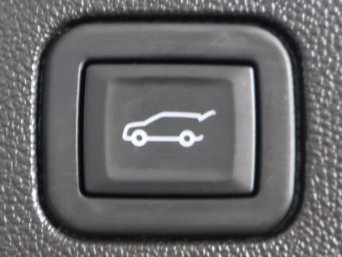Used 2023 Chevrolet Equinox Premier FWD image 51