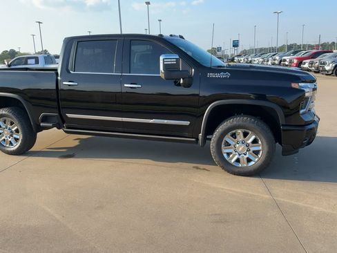 New 2026 Chevrolet Silverado 2500 High Country w/ Z71 Off-Road Package AWD/4WD image 9