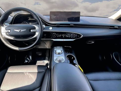 Used 2025 Genesis GV70 2.5T AWD/4WD image 7