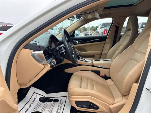 Used 2023 Porsche Panamera image 18