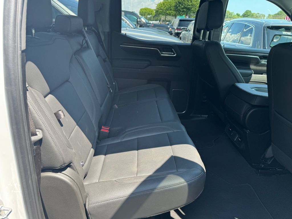 Used 2025 GMC Sierra 1500 SLT AWD/4WD image 30