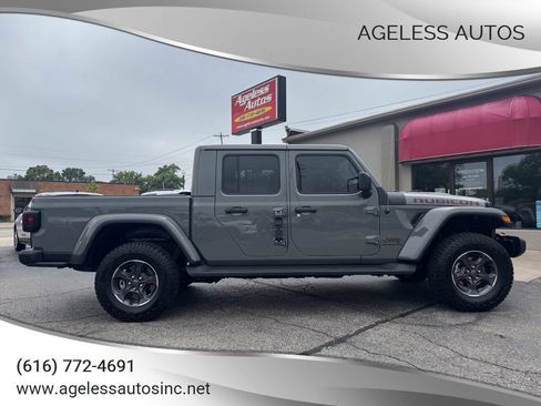 Used 2023 Jeep Gladiator Rubicon w/ Cold Weather Group AWD/4WD image 1