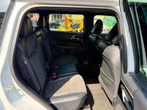 Used 2022 Mitsubishi Outlander SE FWD image 15