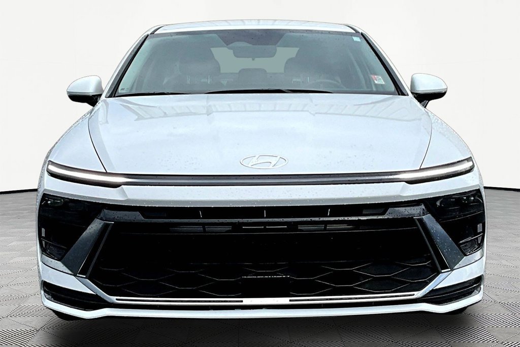 Used 2025 Hyundai Sonata SEL FWD image 2