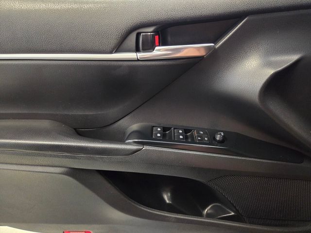 Used 2020 Toyota Camry SE FWD image 28