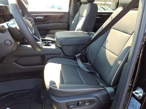 New 2026 Chevrolet Suburban Premier w/ Sun And Tow Package AWD/4WD image 7