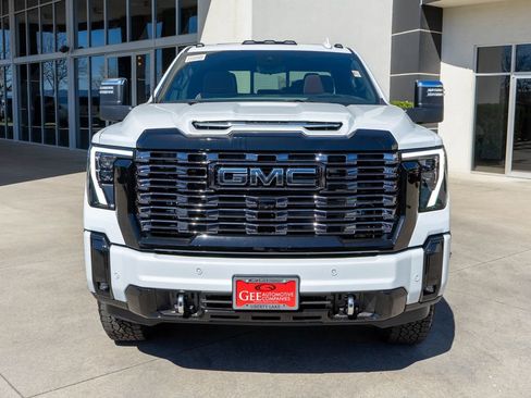 New 2026 GMC Sierra 3500 Denali Ultimate AWD/4WD image 2