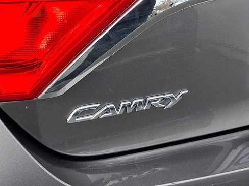 Used 2015 Toyota Camry LE image 24