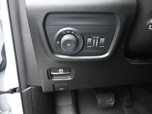 Used 2023 Jeep Grand Cherokee Overland AWD/4WD image 33
