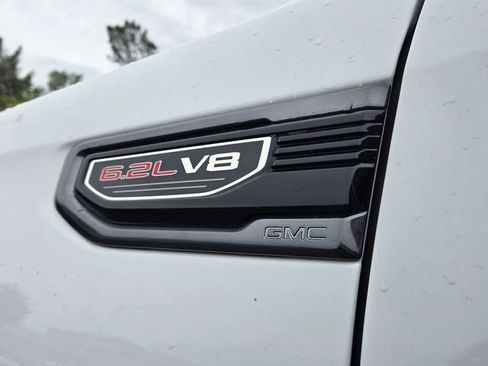 Used 2024 GMC Sierra 1500 AT4 w/ Technology Package image 9