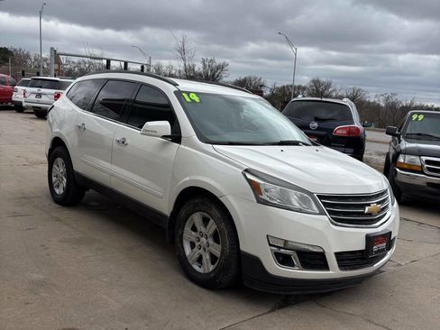 Used 2014 Chevrolet Traverse LT image 1