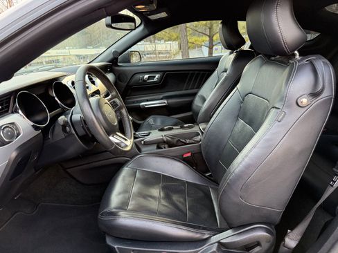 Used 2017 Ford Mustang GT Premium w/ Equipment Group 401A image 33