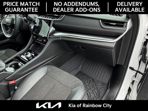 Used 2023 Jeep Grand Cherokee Altitude image 19