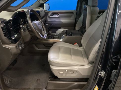 Used 2024 Chevrolet Silverado 1500 RST w/ Convenience Package II image 8